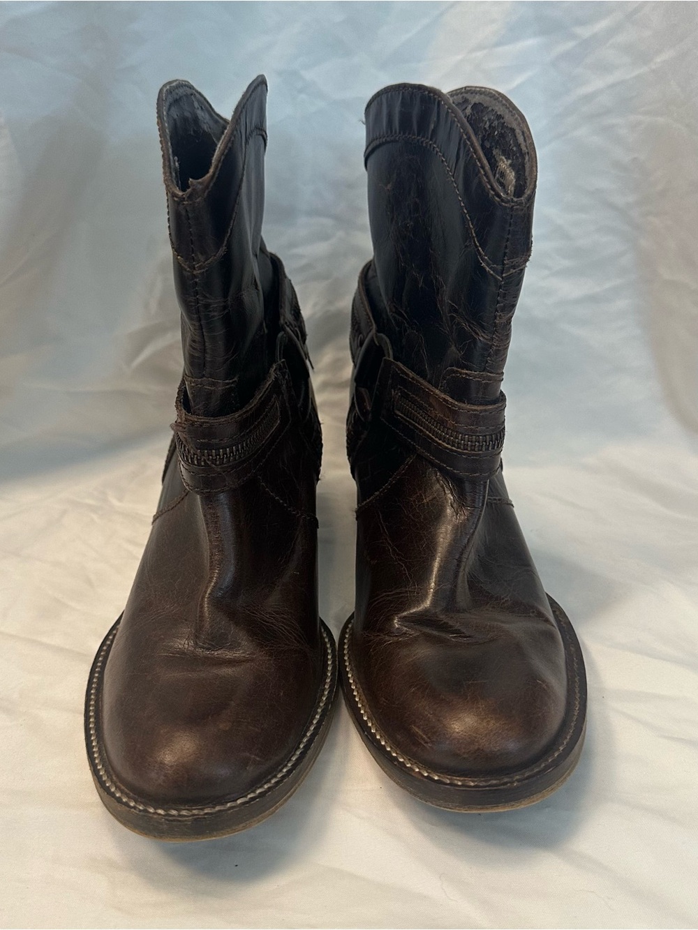 dingo Dark Brown Leather Ankle Boots with Buckle Strap 7.5 - Picture 2 of 5